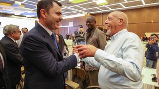 Dünyanın dört bir yanından gazeteciler deprem bölgesini ziyaret etti! Bakan Kurum'la Hatay sokaklarını dolaştılar