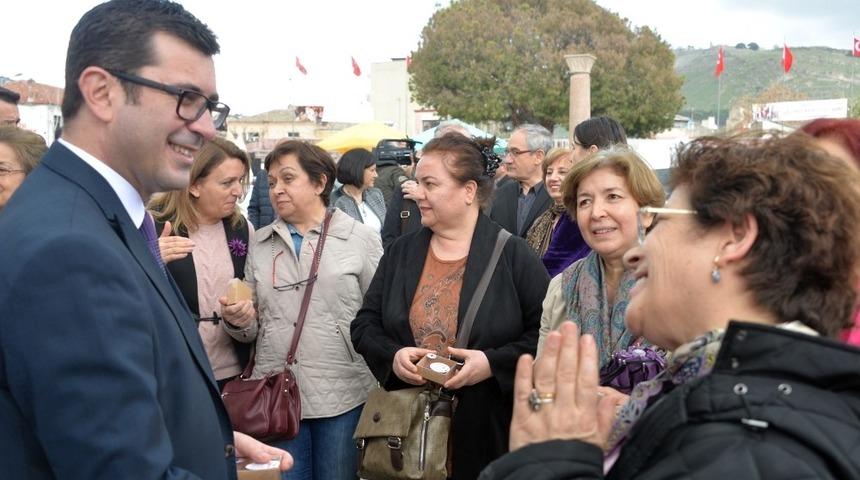Bergama&rsquo;da 8 D&uuml;nya Kadınlar kutlaması