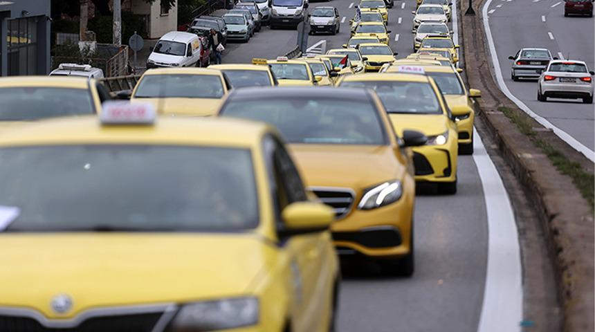 Yunanistan'ın başkenti Atina'da taksiciler 48 saatlik greve gitti