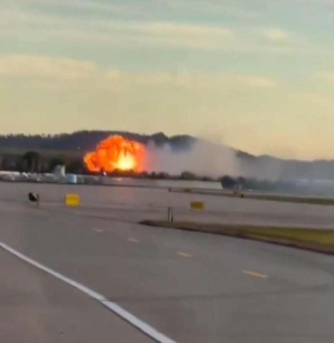 ABD de kargo uçağının düştüğü anlar gündem oldu! 7 kişinin öldüğü 11 kişinin yaralandığı kazada facia kameralara yansıdı 4