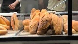 Fırında çekilen görüntü mide bulandırdı! Sahibi müşteriye 420 bin lira teklif etti