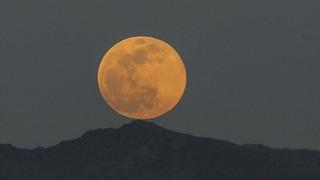 Kasım'da gökyüzü şöleni: Kunduz süper ayı aşkı da beraberinde getirecek!