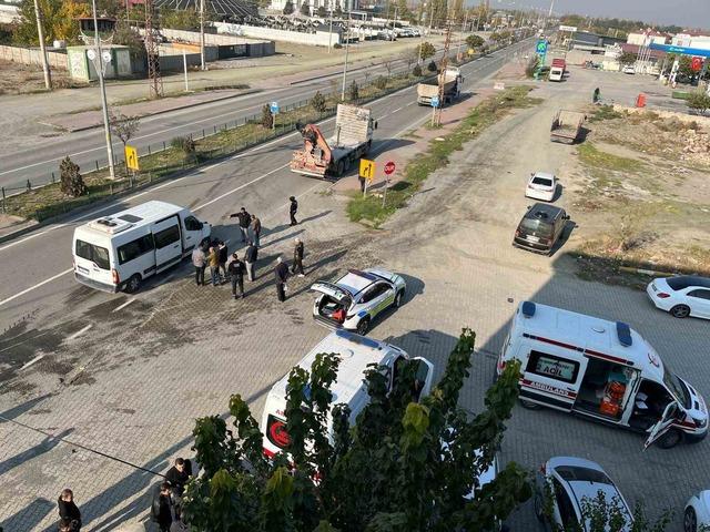 Iğdır’da polis minibüsü kaza yaptı: 7 yaralı 1