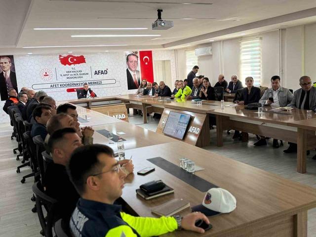 Van’da ’Kış mevsimi trafik tedbirleri’ toplantısı yapıldı 1