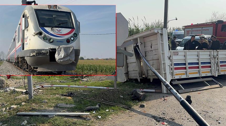 Görüntüler Manisa'dan: Trenin çarptığı kamyonet ikiye bölündü!
