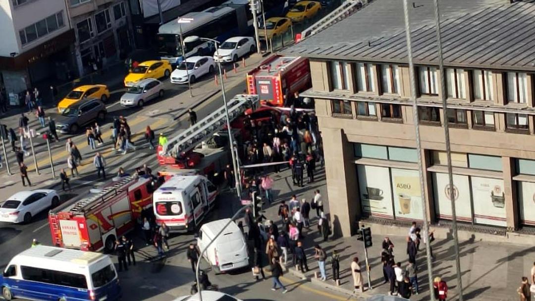 Yer: Ankara! Üniversitede panik anları... Gaz sıkıntısı nedeniyle 5 öğrenci, 1 personel hastaneye kaldırıldı 2