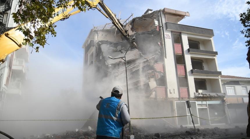 Deprem fırtınasının etkisindeki Sındırgı'yla ilgili dikkat &ccedil;eken karar! 'Afet b&ouml;lgesi' ilan edildi