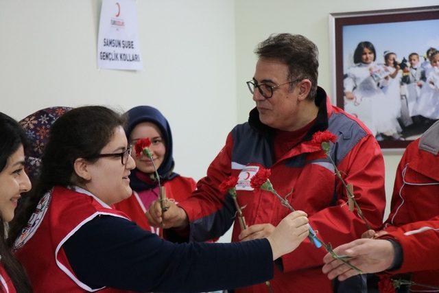 Türk Kızılayı kadınları unutmadı