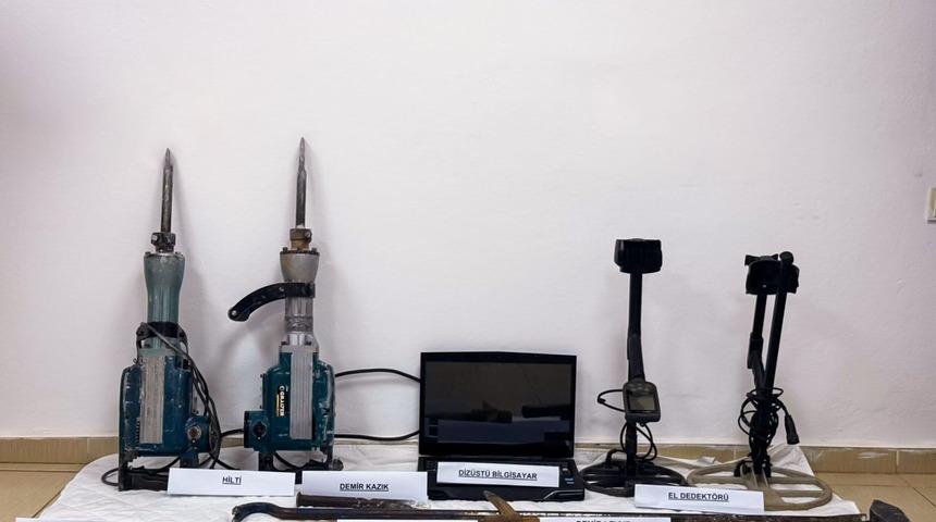 Adıyaman'da kaçak kazı yapan 3 şüpheli suçüstü yakalandı