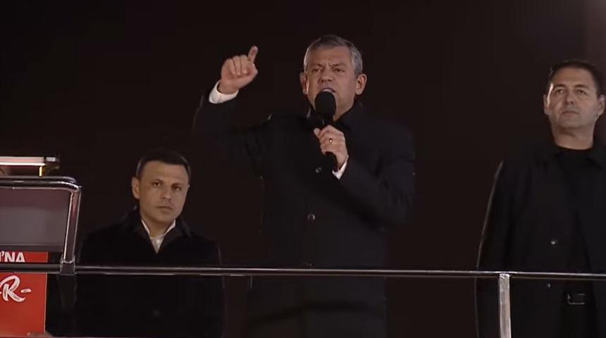 CHP Genel Başkanı Özgür Özel Ümraniye'deki mitingde partililere seslendi