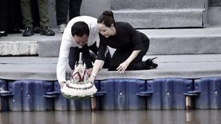 Tayland’da Yüzen Fener Festivali