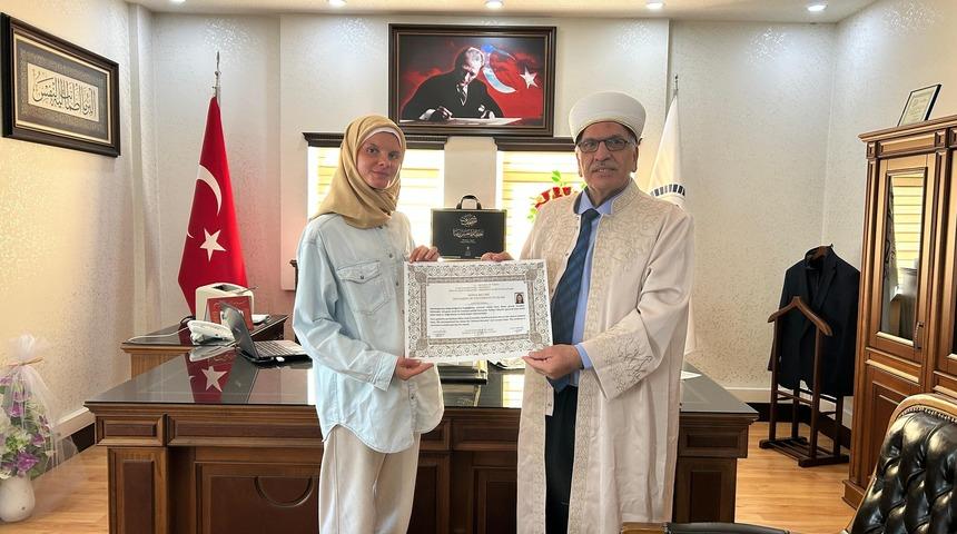 Antalya'da Polonyalı gazeteci Müslüman oldu