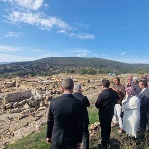 4 bin yıllık Hyllarima Antik Kentinde Zeytin hasadı