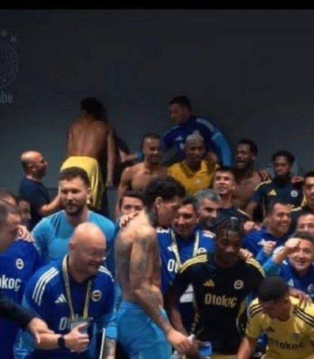 Fenerbahçe teknik direktörü Domenico Tedesco dan Viktoria Plzen maçı öncesi açıklamalar! İlk 11 sorusunu yanıtladı... 4