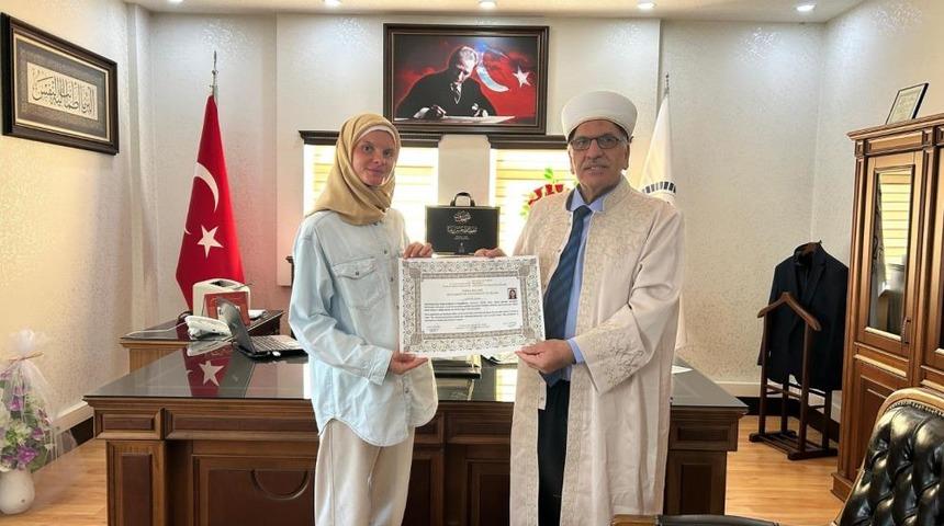 Polonyalı gazeteci Antalya'da Müslüman oldu