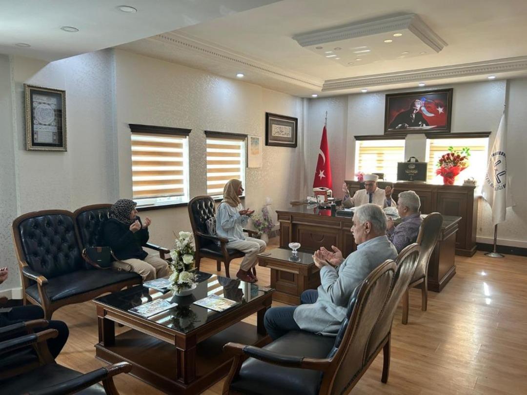 Polonyalı gazeteci Antalya da Müslüman oldu 2