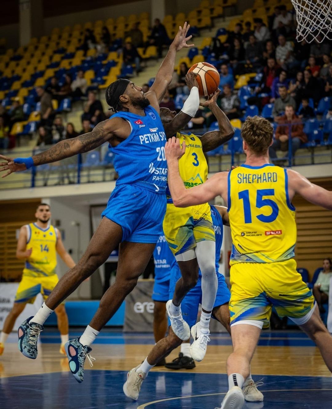 FIBA Europe Cup da Aliağa kazandı! CSM Corona Brasov: 73 - Aliağa Petkimspor: 97 3