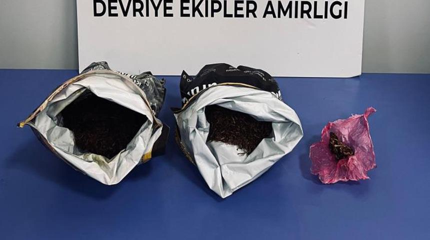 Polisin şüphe üzerine durdurduğu şahısların üzerinden uyuşturucu çıktı