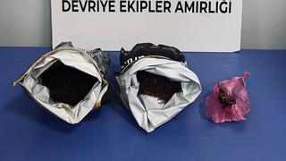 Polisin şüphe üzerine durdurduğu şahısların üzerinden uyuşturucu çıktı