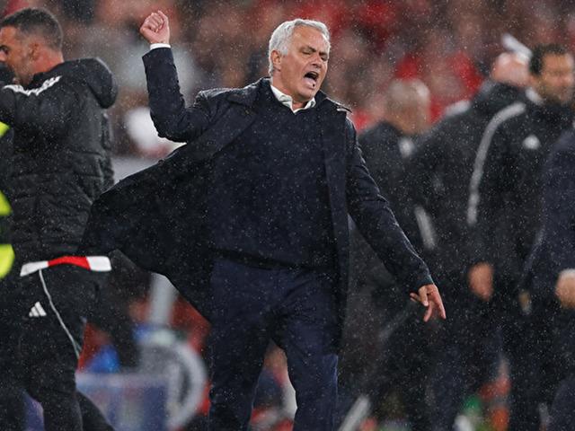 Şampiyonlar Ligi'nde Mourinho'ya şok! Bir kez daha mağlup...