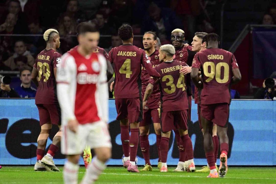 Okan Buruk tan Şampiyonlar Ligi ndeki Ajax galibiyeti sonrası a&ccedil;ıklama! Hedefini ilk 8 olarak duyurdu! Osimhen s&ouml;zleri g&uuml;ndem oldu 6