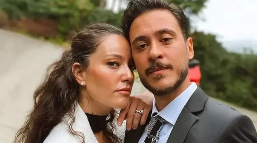 Anıl Altan ve Pelin Akil kızlarıyla tatile &ccedil;ıktı! "Keşke barışsanız" yorumları