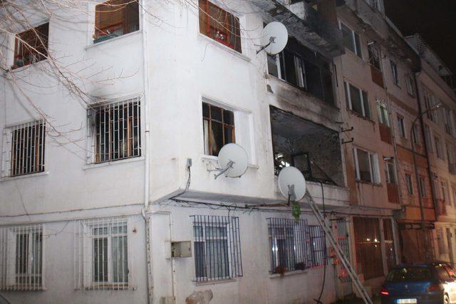 Maltepe'de 3 katlı bina alev alev yandı