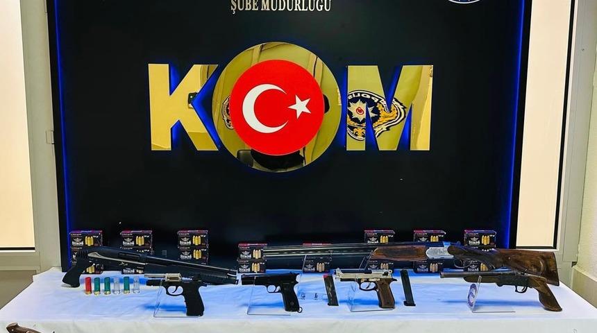 Denizli&rsquo;de ka&ccedil;ak silah operasyonu