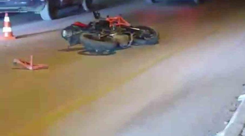 Motosiklet kazasında 20 yaşındaki s&uuml;r&uuml;c&uuml; &ouml;ld&uuml;