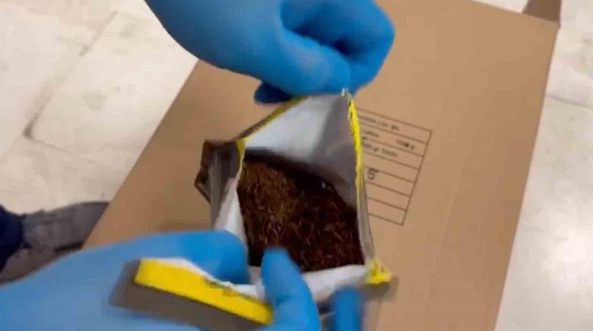 Durdurulan tırda piyasa değeri 7 milyon TL olan sahte t&uuml;t&uuml;n &uuml;r&uuml;nleri ele ge&ccedil;irildi