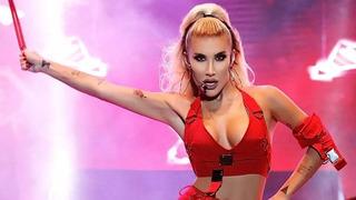 İrem Derici Galatasaray-Ajax maçına gitti başına gelmeyen kalmadı! Taraftarla arbede yaşadı, polisler peşine takıldı