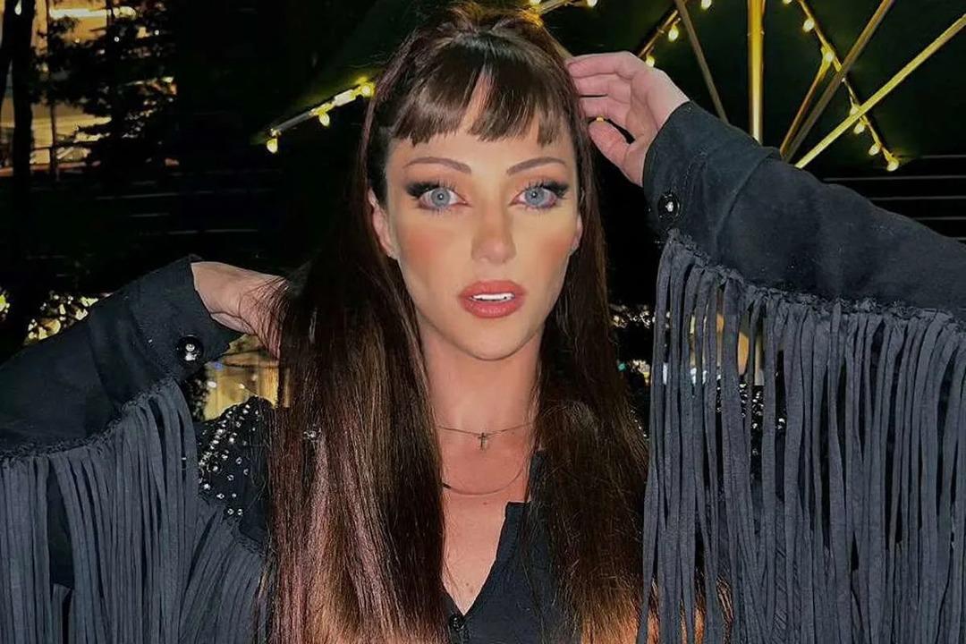 Barbie ye benzemek için servet harcamıştı! Fenomen isim öldü 1