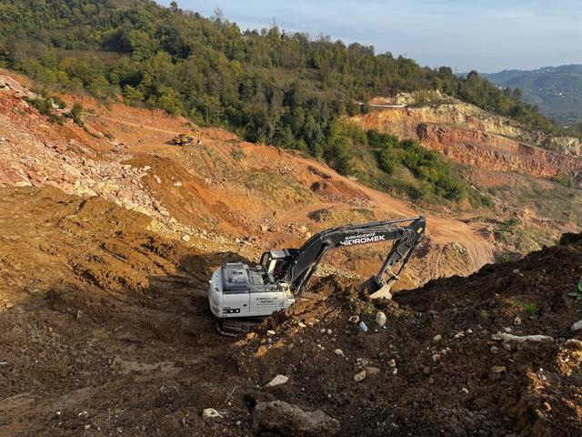 Ordu da taş ocağı şantiyesinde göçük altında kalan işçiyi arama çalışmaları sürüyor 1