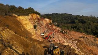 Ordu'da taş ocağı şantiyesinde göçük altında kalan işçiyi arama çalışmaları sürüyor