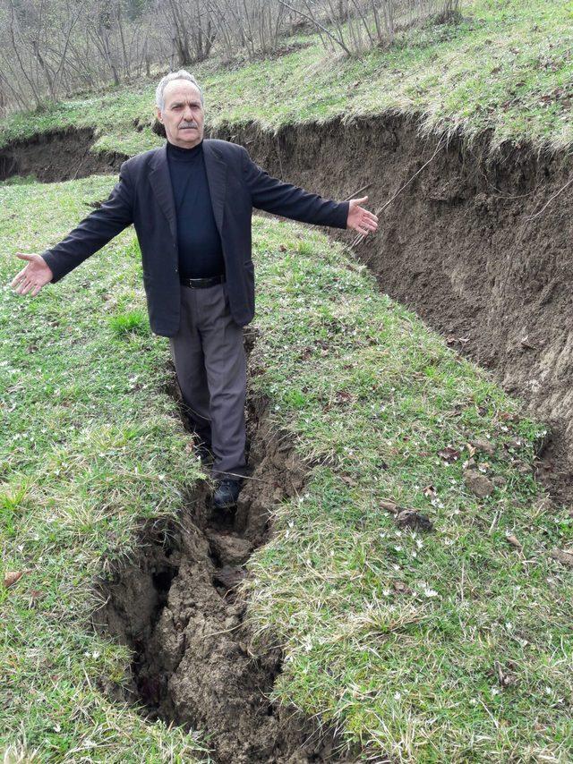 Hastane temel kazısı sonrasında fındık bahçesinde heyelan