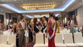 Kainat Güzellik Yarışması'nda şaşırtan anlar! Önce hakaret etti sonra salondan kovdu! Güzeller oteli tek tek terk etti