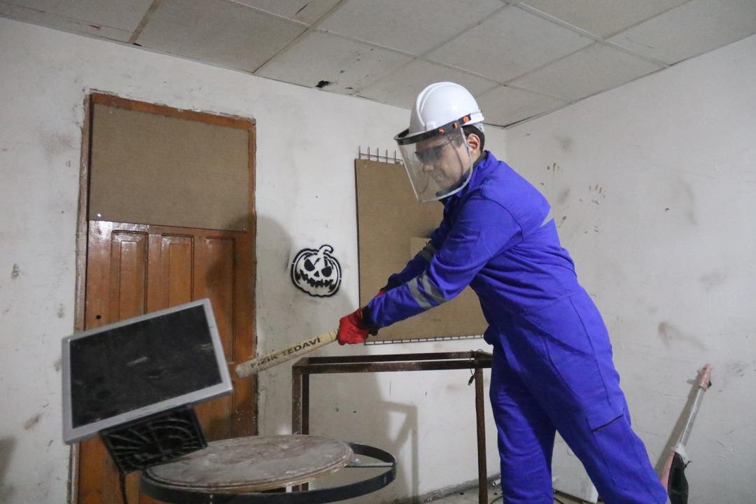 İlginç girişim! 1000 TL ödeyip kırıp döküyorlar 1