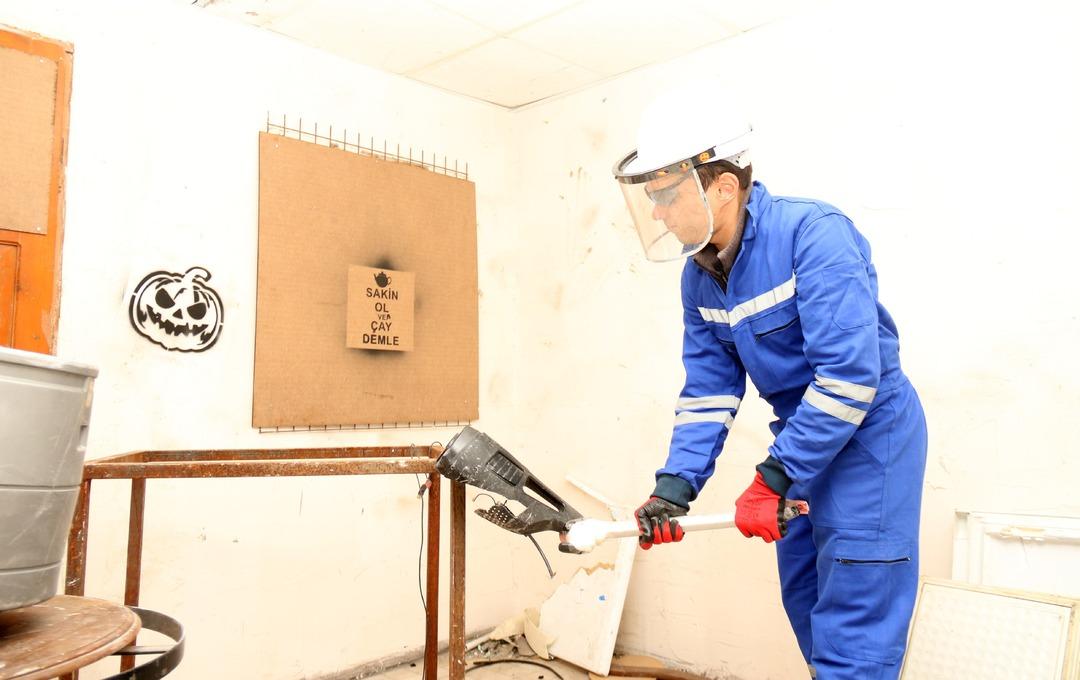 İlginç girişim! 1000 TL ödeyip kırıp döküyorlar 4