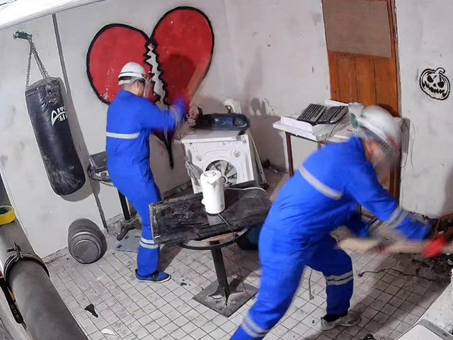 İlginç girişim! 1000 TL ödeyip kırıp döküyorlar