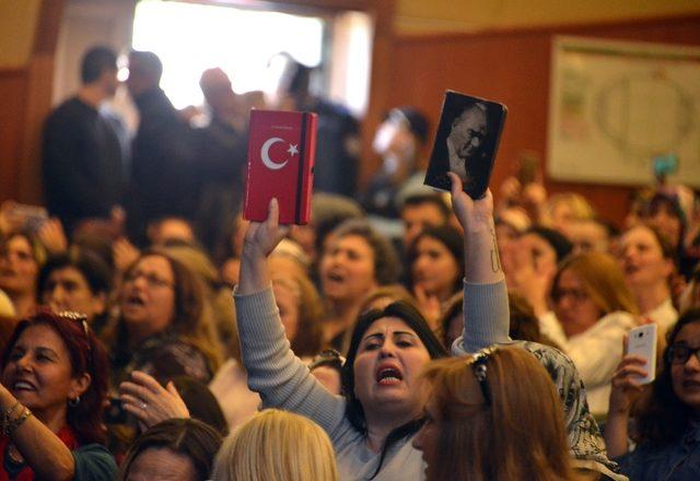 Sunay Akın, Mersinli kadınlarla buluştu