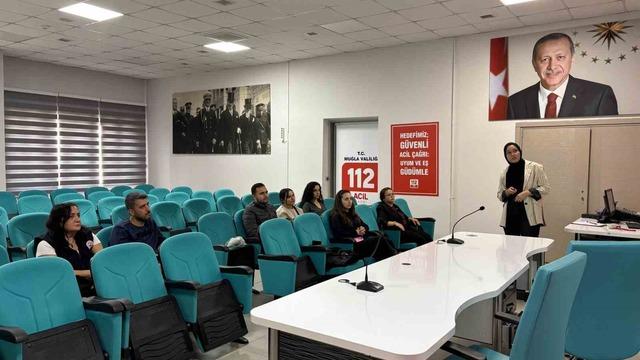 Muğla 112 Acil Çağrı Merkezi çalışanlarına doğru beslenme ve duruş teknikleri anlatıldı