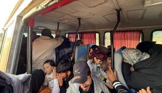 Çeşme’de 40 düzensiz göçmen yakalandı