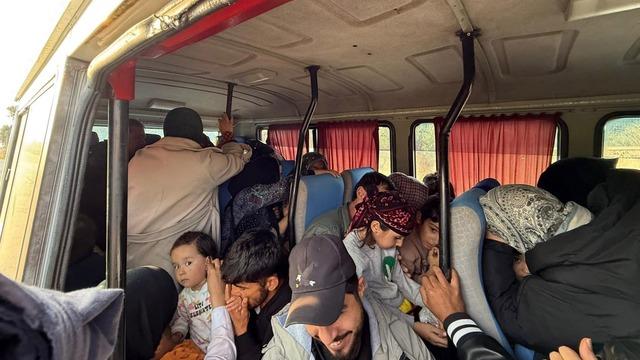 Çeşme’de 40 düzensiz göçmen yakalandı