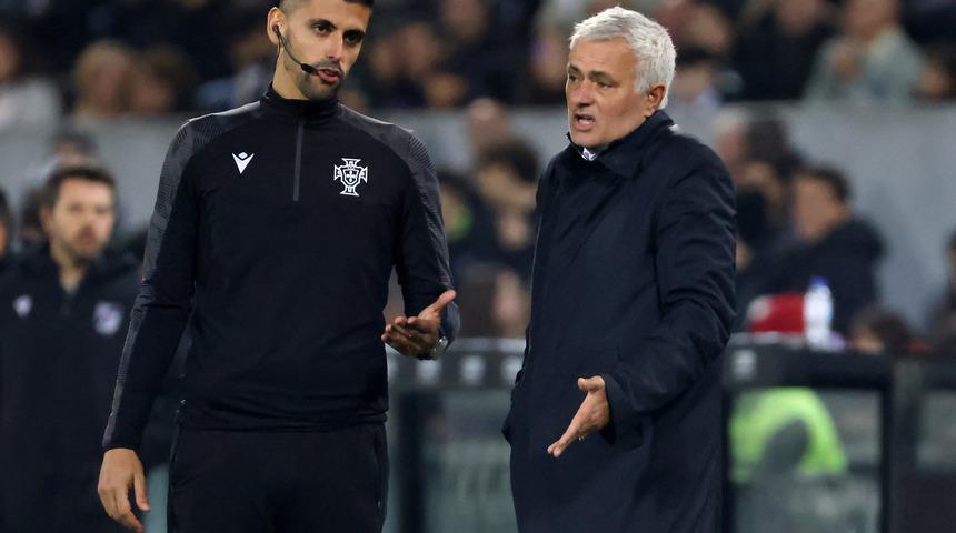 Fenerbahçe'nin eski teknik direktörü Jose Mourinho Portekizlileri de çıldırttı! Yenilgiye öyle bir bahane buldu ki...