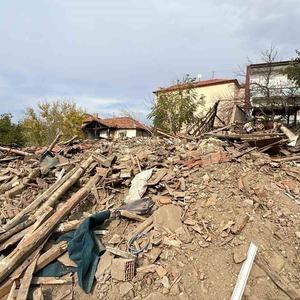 Çorum’da metruk bina çöktü