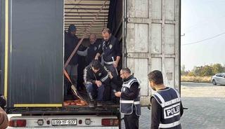 Tır dorsesine gizlenen 11 kaçak göçmen yakalandı