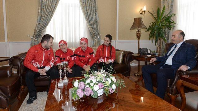 İkizler Polonya’dan başarıyla döndü