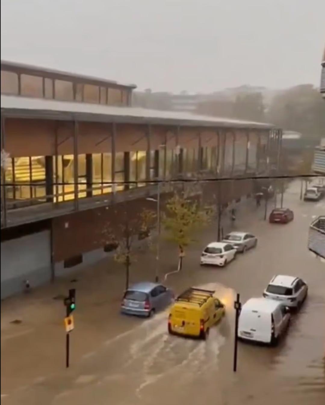 İspanya  Melissa  etkisi altında: “Aşırı dikkatli olun” çağrısı yapıldı! Binaları çökme tehlikesine karşı tahliye ettiler 3