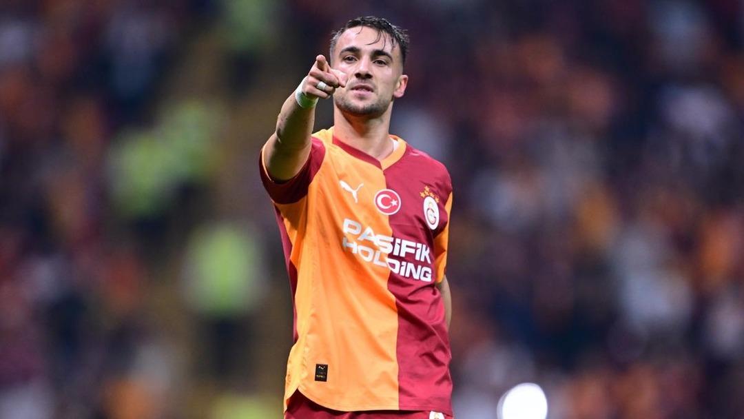 Galatasaray da Yunus Akg&uuml;n &uuml;n sakatlığı can sıktı! Yıldız oyuncu devreyi kapatıyor... İşte ka&ccedil;ıracağı ma&ccedil;lar... 3