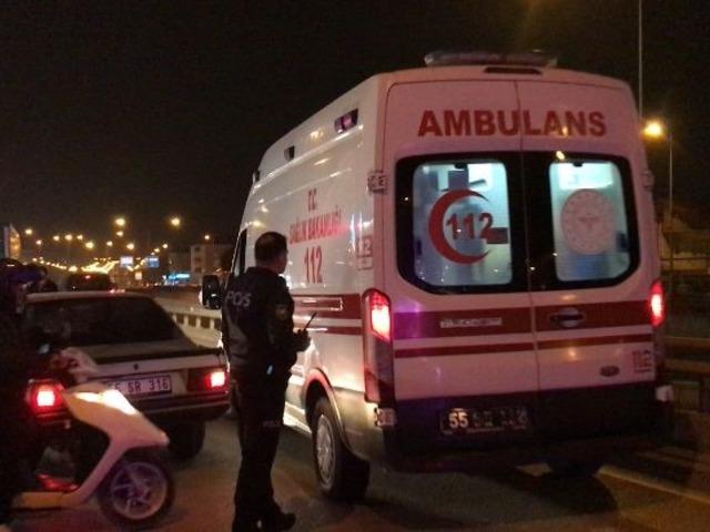 Samsun'da motosiklet otomobile çarptı: 1 yaralı